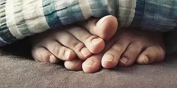 一脫鞋子就尷尬？腳臭的4大原因和解決妙招！